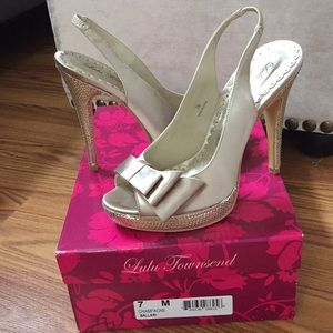 Lulu Townsend size 7 Champagne Heels!